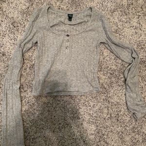 Cropped long sleeve shirt